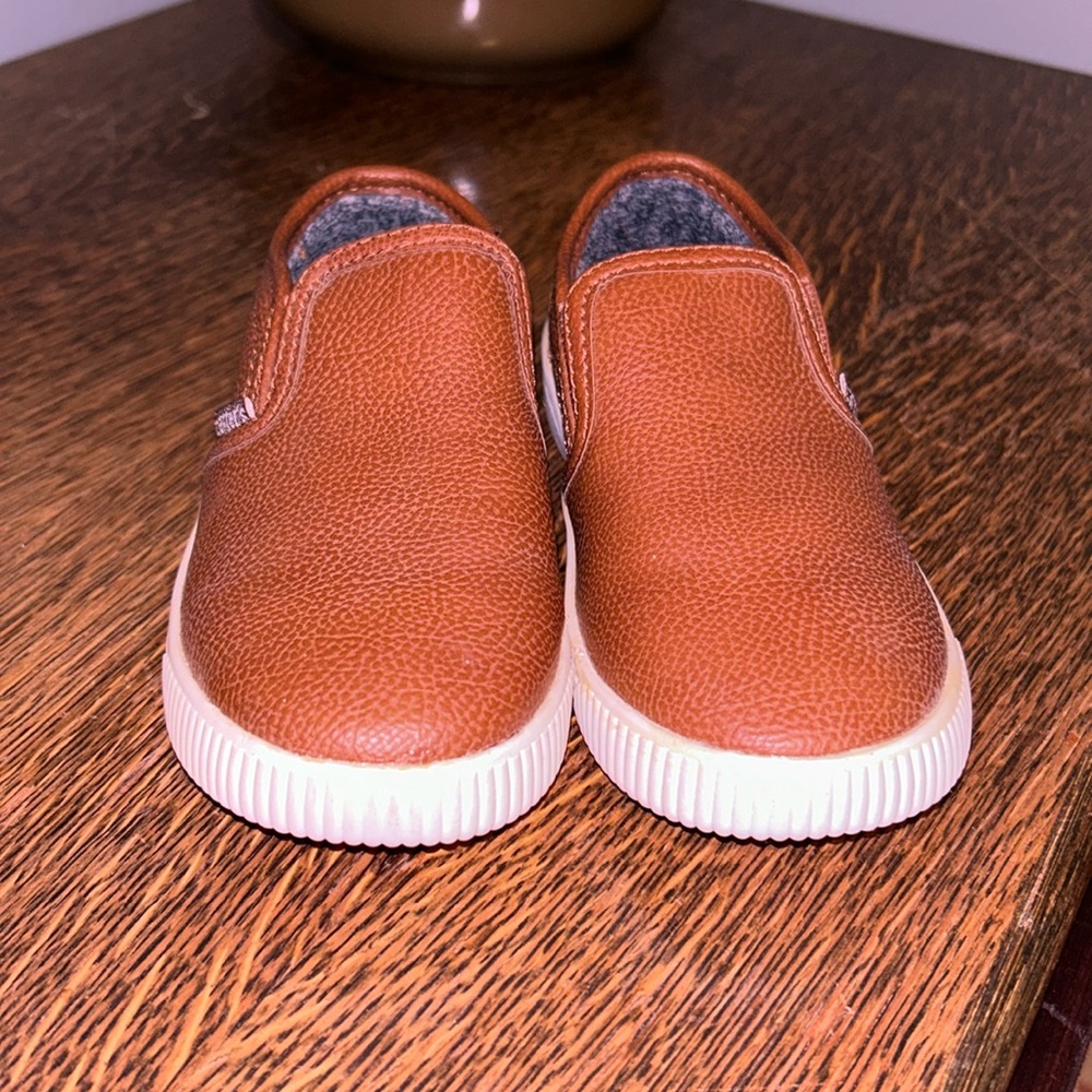 CARTERS brown kids shoes.